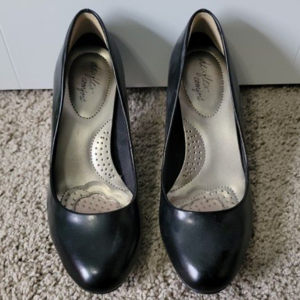 Dexflex Black Pumps